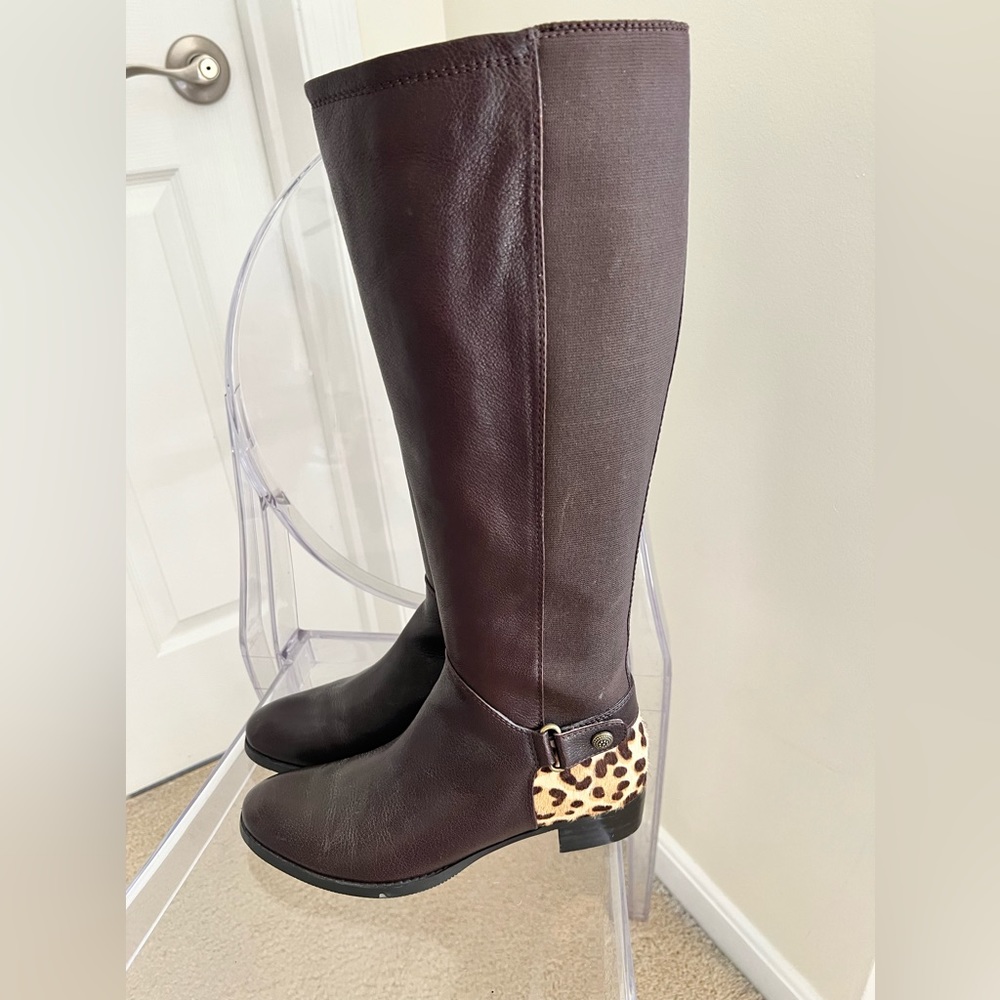 New. No box. Combined genuine leather/textile/genuine fur leopard print. Size 39